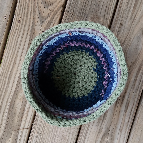 Hand crafted Boho shabby chic basket with handles - Picture 3 of 4